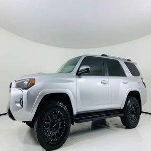 Toyota 4 Runner Limited • 2019 • 4,000 km