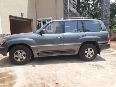 Toyota Land Cruiser • 2003 • 20,000 km
