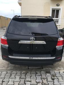 Toyota Highlander • 2013 • 10,000 km