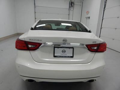 Nissan Maxima • 2016 • 4,000 km