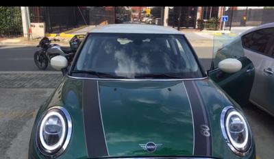 MINI Cooper • 2020 • 10 km