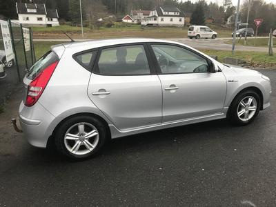 Hyundai i30 • 2011 • 12,000 km