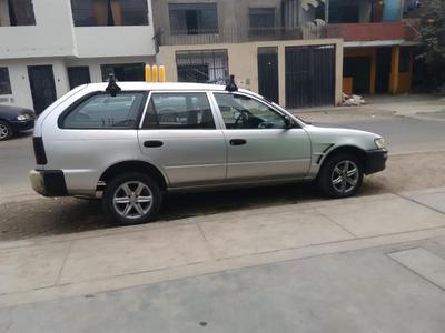 Toyota Corolla • 2001 • 200,000 km