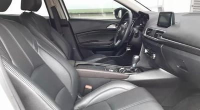 Mazda 3 • 2019 • 6,000 km