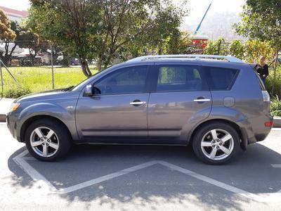 Mitsubishi Outlander • 2009 • 120,000 km