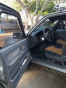 Nissan Np300 frontier • 2007 • 210 km