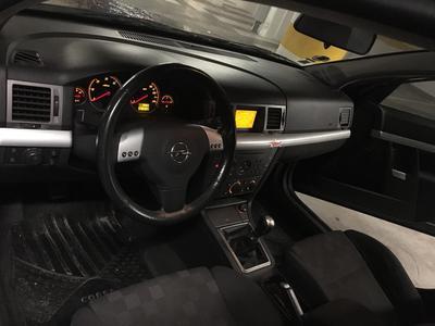Opel Vectra • 2004 • 78,000 km