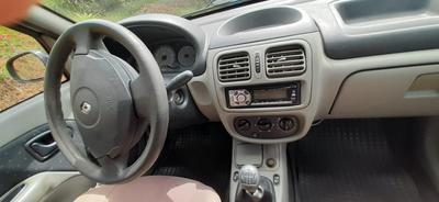 Renault Symbol • 2006 • 185,000 km