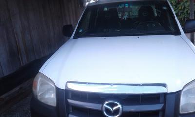 Mazda BT • 2010 • 4,000 km