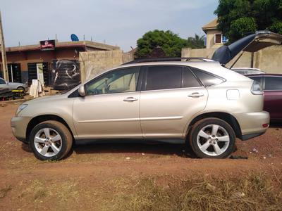 Lexus RX • 2005 • 2,215 km