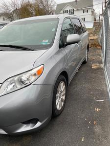 Toyota 4 Runner Limited • 2016 • 1,000 km