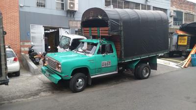 Dodge Grand Caravan • 1977 • 120,000 km