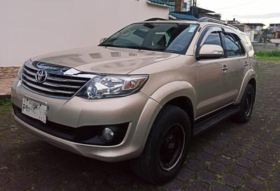 Toyota Fortuner • 2014 • 74,000 km