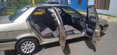 Renault 10 • 2001 • 149,000 km