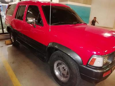 Toyota Hilux • 1994 • 196,000 km
