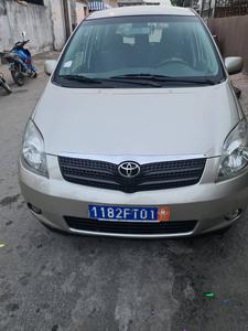 Toyota Corolla Verso • 2002 • 200,000 km