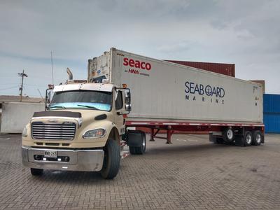 Freightliner M2106 • 2013 • 570,000 km
