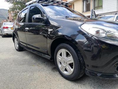 Renault Clio • 2010 • 87,000 km