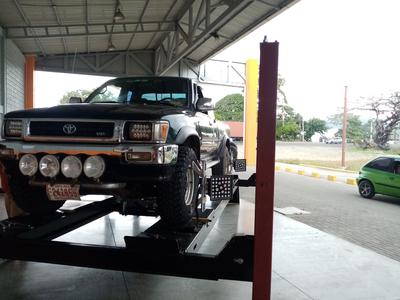 Toyota Hilux • 1995 • 1 km