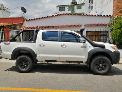 Toyota Hilux • 2006 • 154,000 km