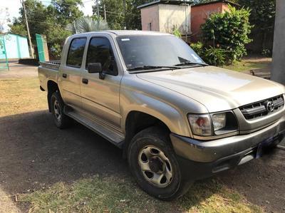 Toyota Hilux • 2006 • 295,000 km