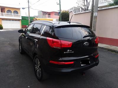 Kia Sportage • 2016 • 140,000 km