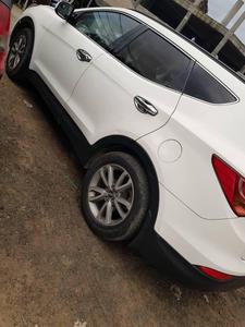 Hyundai Santa Fe • 2013 • 70,000 km