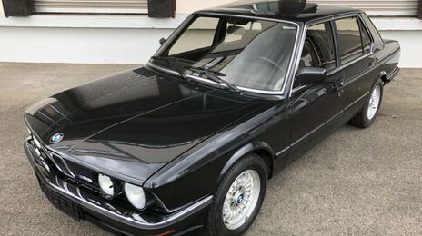 BMW M5 • 1985 • 114,000 km