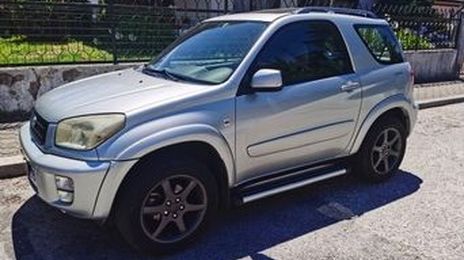 Toyota RAV4 • 2000 • 190,000 km