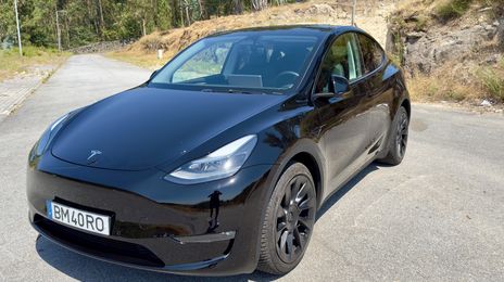 Tesla Model Y • 2022 • 57,000 km