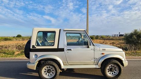 Suzuki Samurai • 1999 • 120,000 km