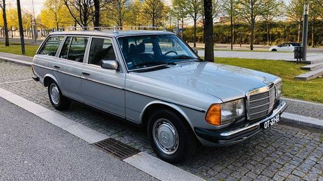 Mercedes-Benz 230 - 300 CE Coupé • 2016 • 140,000 km