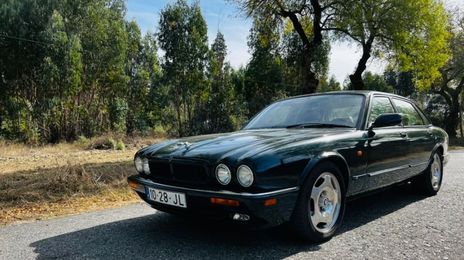 Jaguar XJR • 1997 • 98,500 km