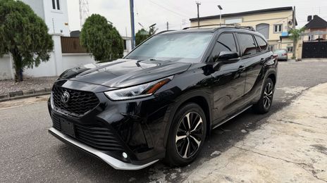 Toyota Highlander • 2023 • 57,000 km