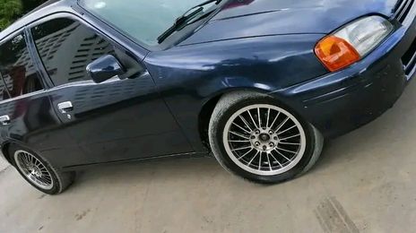 Toyota Starlet • 2000 • 90,000 km