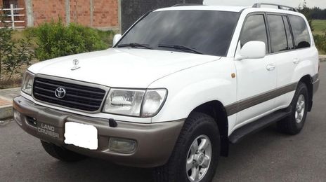 Toyota Sequoia • 2001 • 180,000 km
