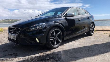 Volvo V40 • 2014 • 160,000 km