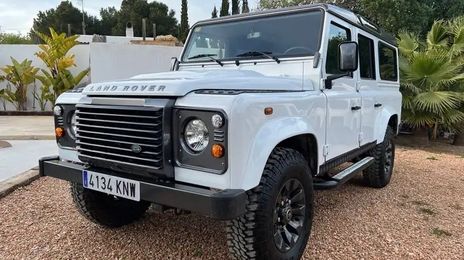 Land Rover Defender • 2014 • 98,000 km