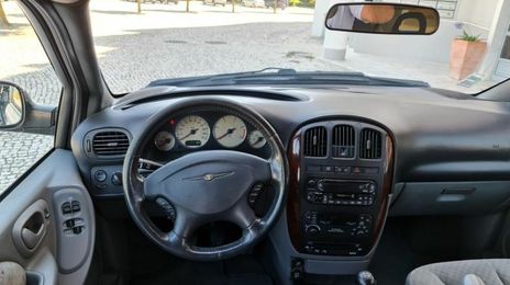 Chrysler Grand Voyager • 2004 • 255,000 km
