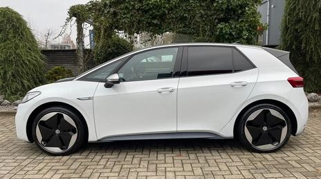 Volkswagen ID.4 • 2020 • 61,800 km