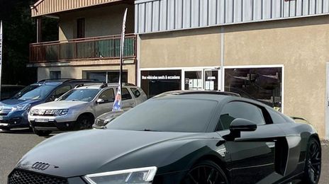 Audi R8 • 2017 • 44,000 km