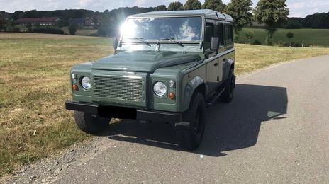 Land Rover Defender • 2012 • 75,000 km