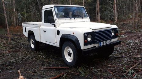 Land Rover Defender • 1997 • 350,000 km