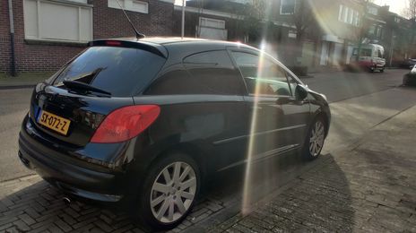 Peugeot 207 • 2009 • 230,000 km