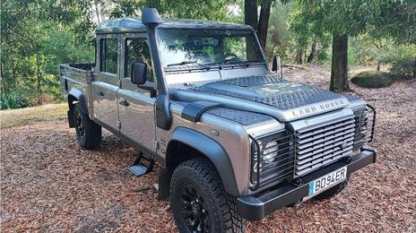 Land Rover Defender • 2013 • 120,000 km