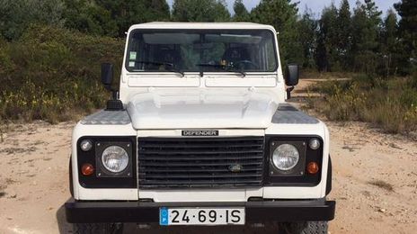 Land Rover Defender • 1997 • 170,000 km