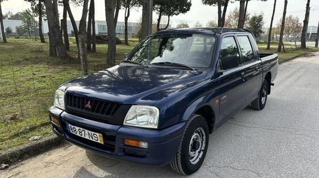 Mitsubishi L200 • 1999 • 275,000 km