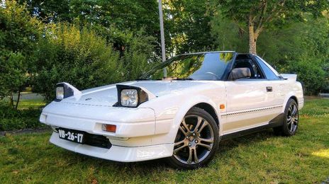 Toyota Avalon Hybrid • 1986 • 90,000 km