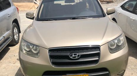 Hyundai Santa Fe • 2009 • 374,300 km