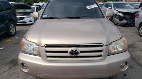 Toyota Highlander • 2005 • 10,000 mi